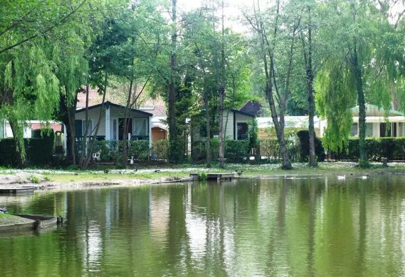 استراحتگاه Caravaning Les Tourterelles