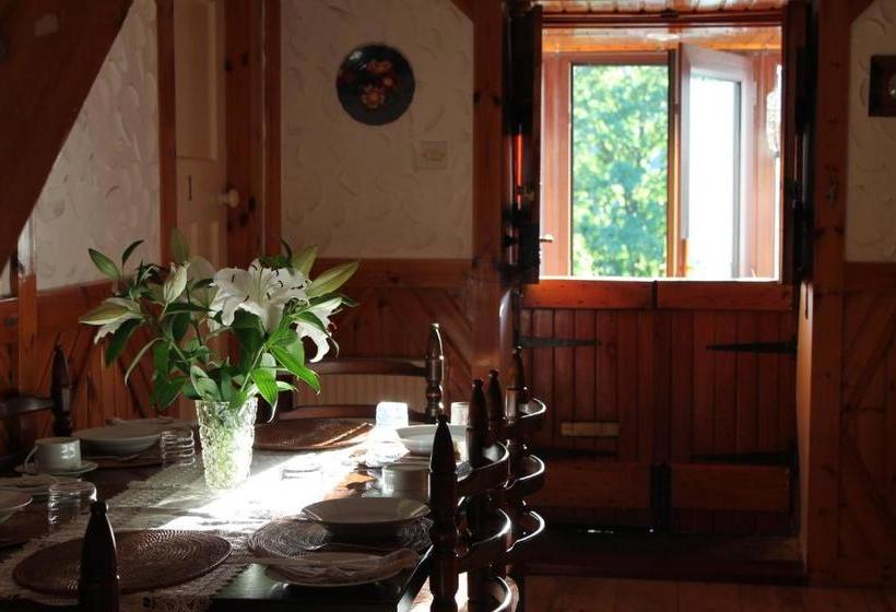 Bed and Breakfast Rowantree Cottage