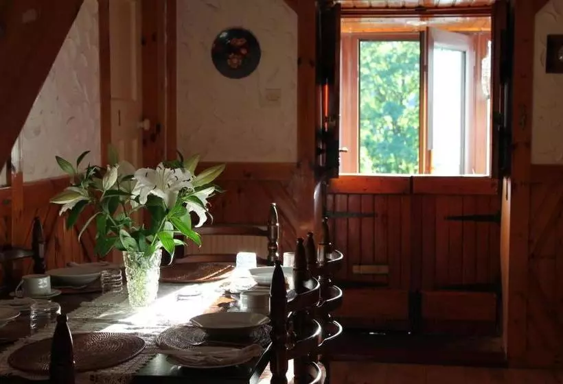 Aamiaismajoitus (B&B) Rowantree Cottage