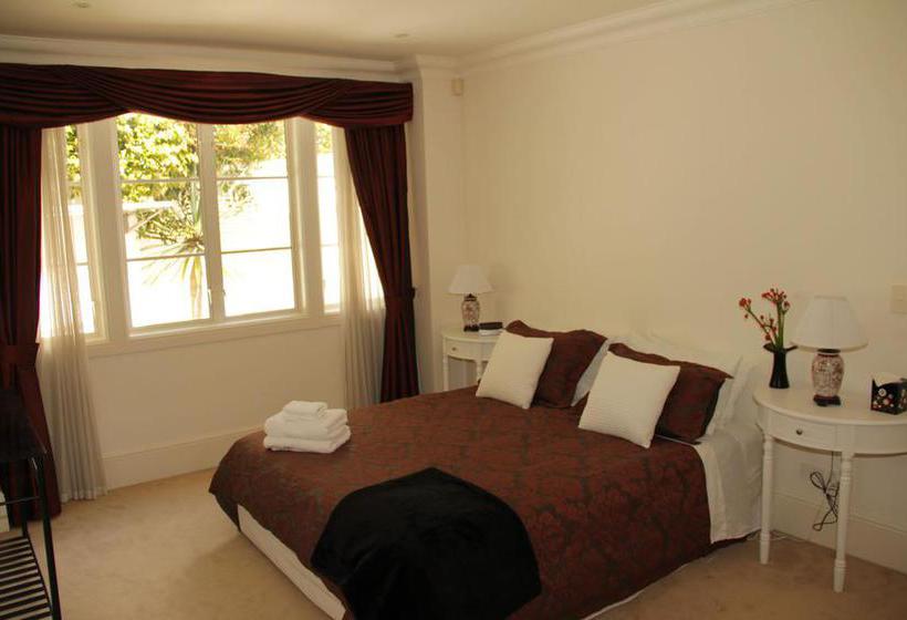 The Consulate Luxury Bed And Breakfast