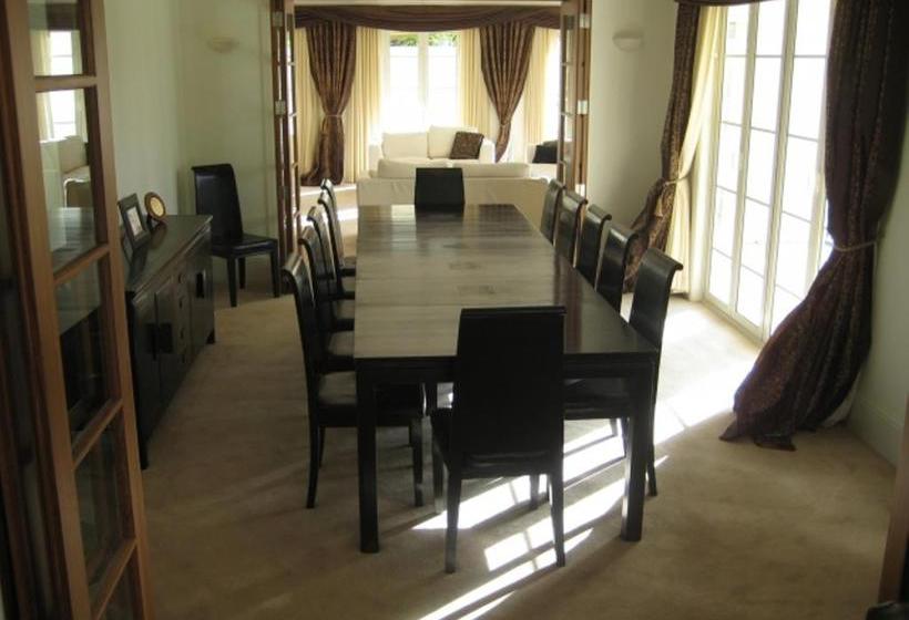 The Consulate Luxury Bed And Breakfast