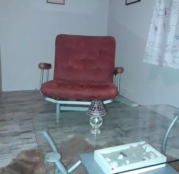 تختخواب و صبحانه Art Home
