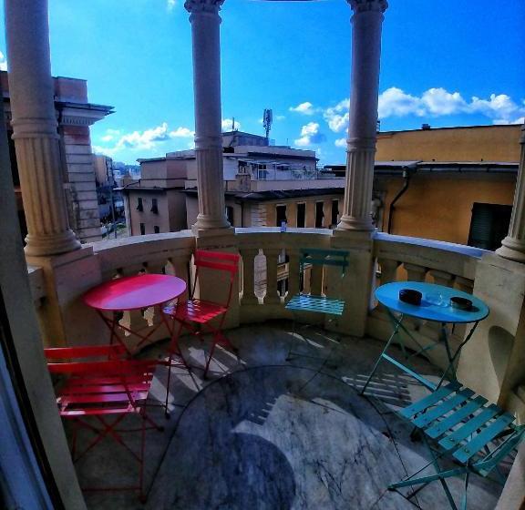 Home Genoa Hostel