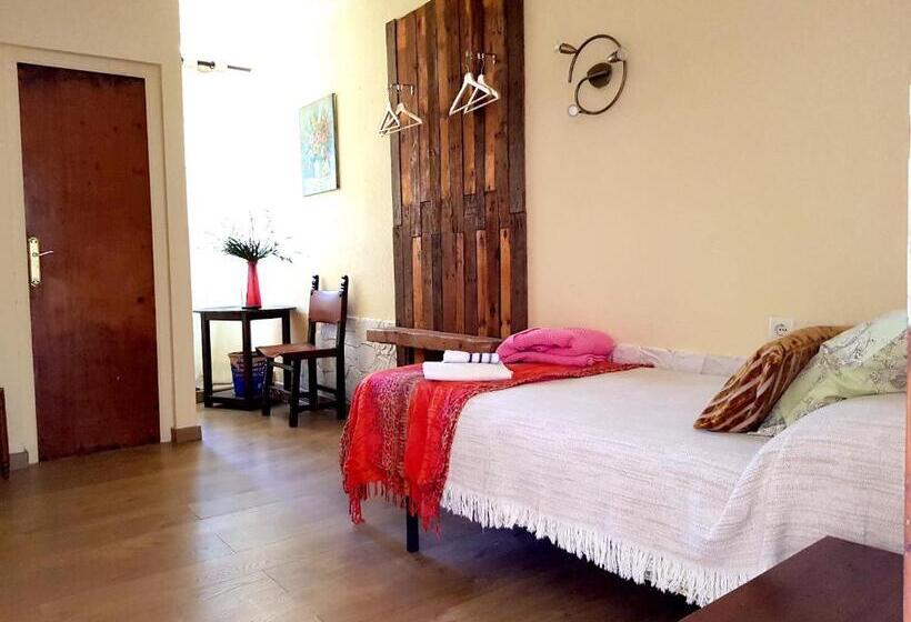 בית מלון כפרי El Artista