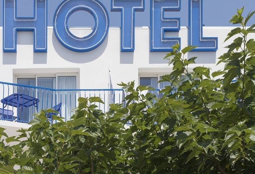 هتل Hôtel La Reine Jane