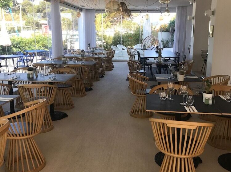 هتل Hôtel La Reine Jane