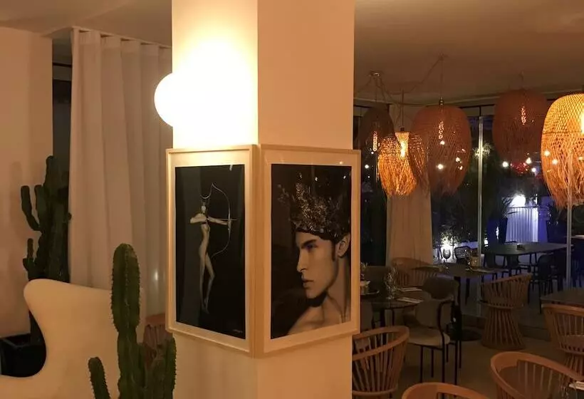 Hotelli Hôtel La Reine Jane