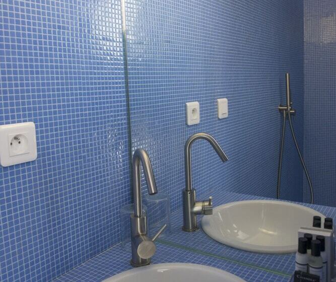 هتل Hôtel La Reine Jane