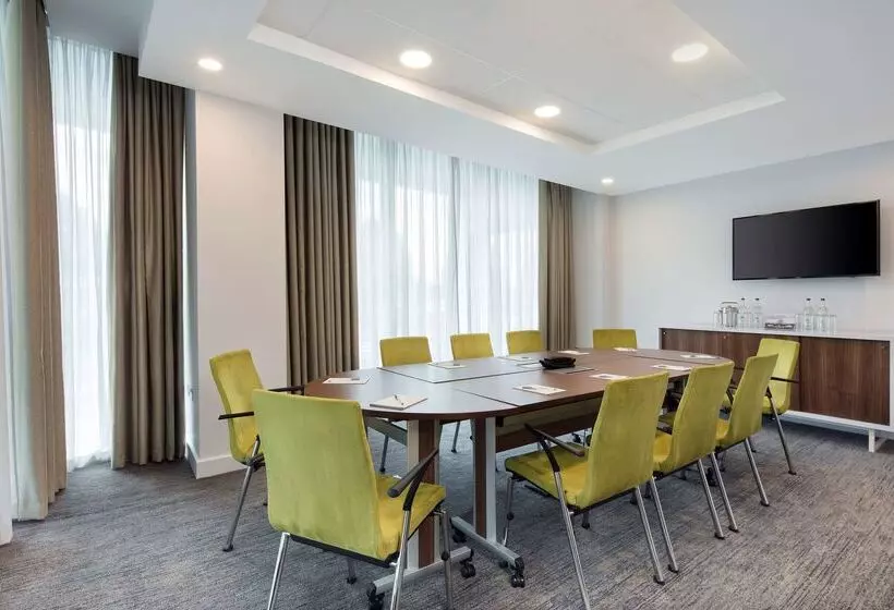 Hotelli Hampton By Hilton London Stansted Airport