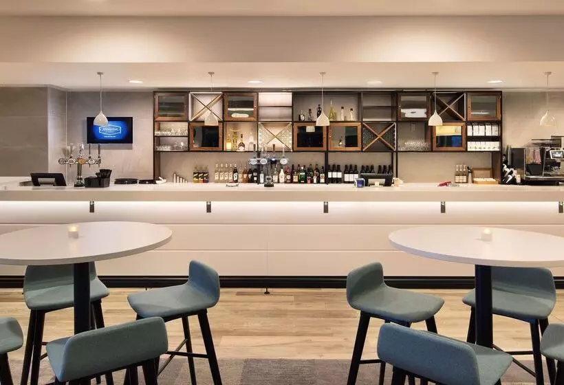 Hotelli Hampton By Hilton London Stansted Airport