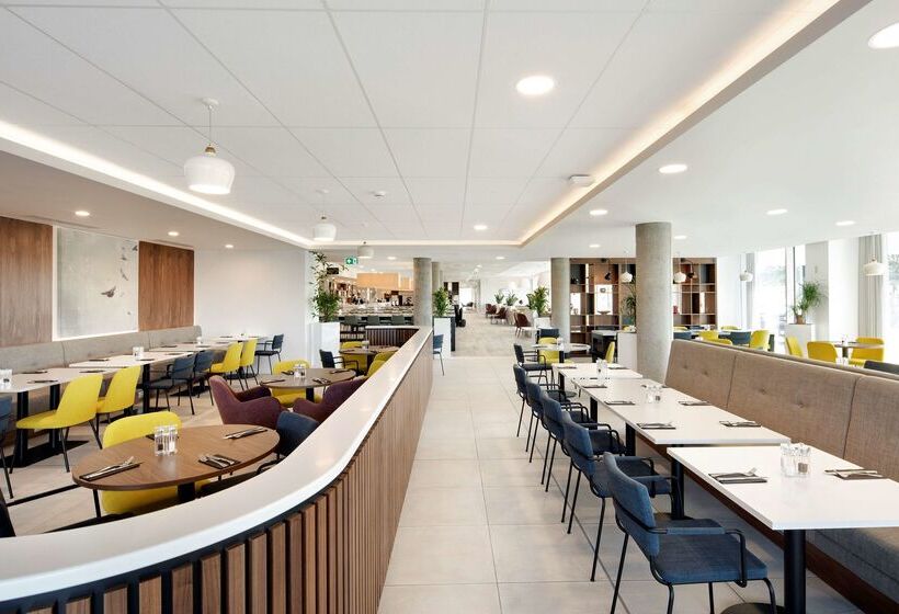 בית מלון כפרי Hampton By Hilton London Stansted Airport