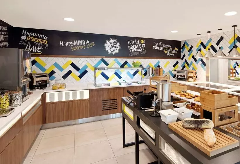 Hotelli Hampton By Hilton London Stansted Airport