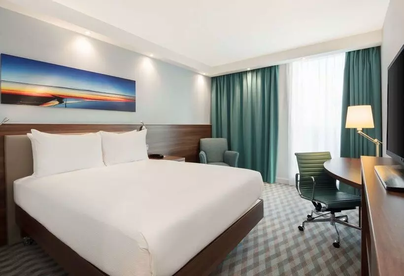 Hotelli Hampton By Hilton London Stansted Airport