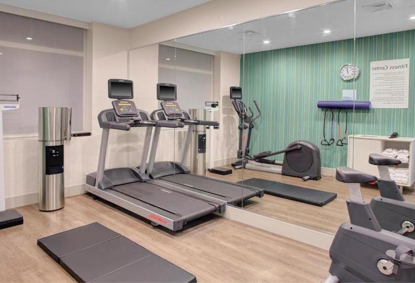 בית מלון כפרי Holiday Inn Express Bronx Nyc Yankee Stadium, An Ihg