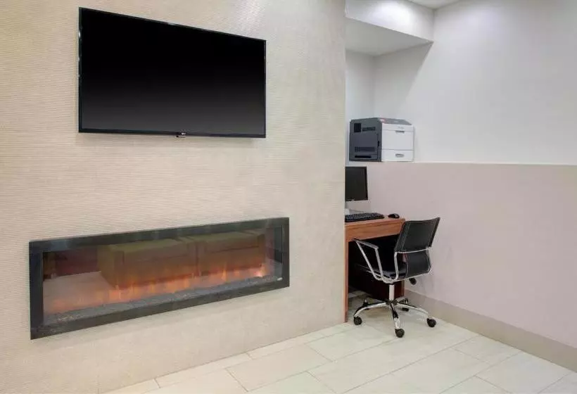 Hotelli Holiday Inn Express  Bronx Nyc  Yankee Stadium, An Ihg