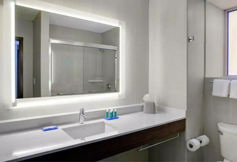 Hotelli Holiday Inn Express  Bronx Nyc  Yankee Stadium, An Ihg