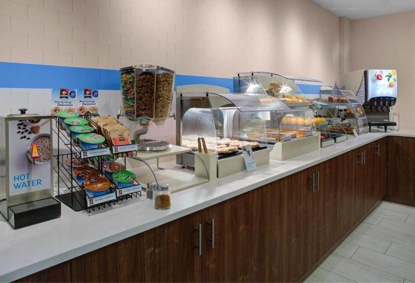 בית מלון כפרי Holiday Inn Express Bronx Nyc Yankee Stadium, An Ihg