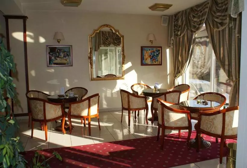 Hotelli Vila Ariston