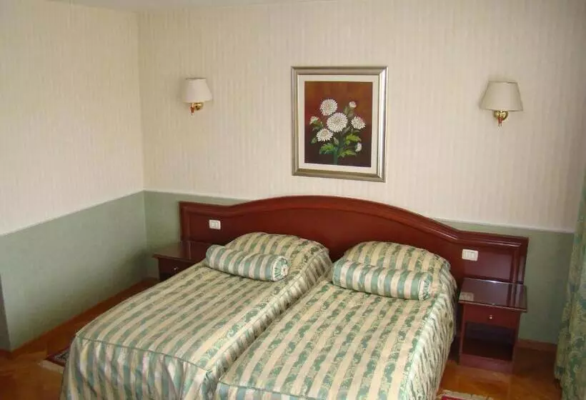 Hotelli Vila Ariston