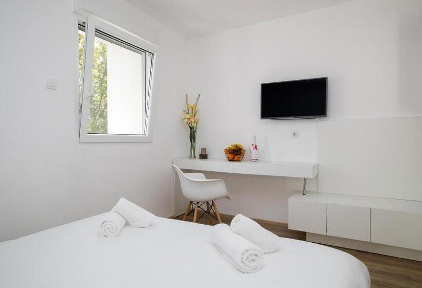 צימר Rocky Beach Rooms