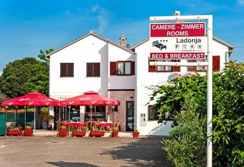 Ladonja Bbs, Family Run Bed & Breakfast