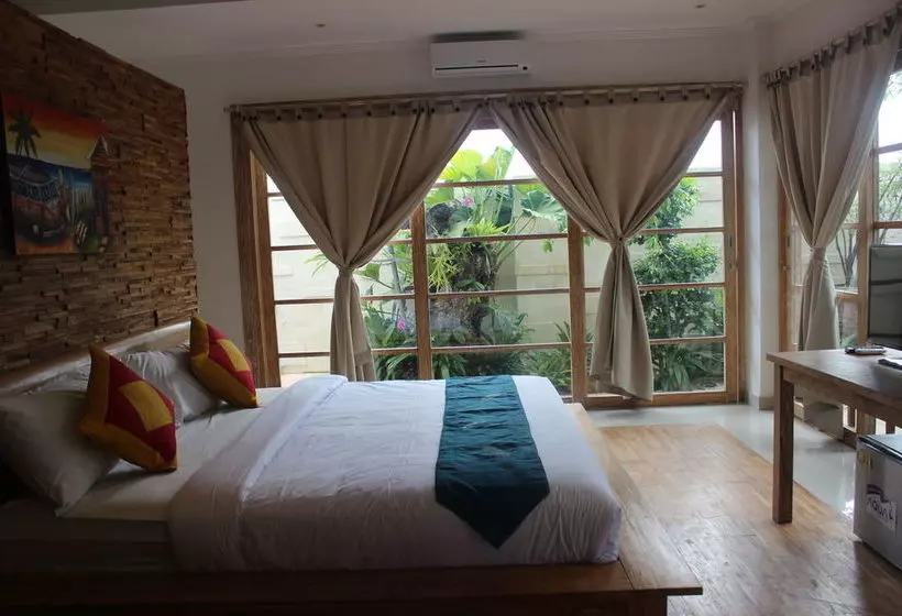 Hostelli Kedungu Surf Camp