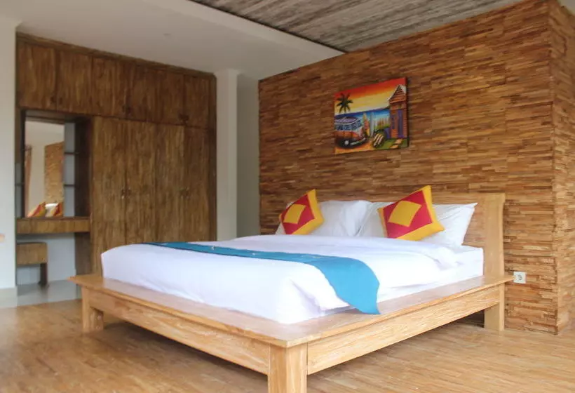 Hostelli Kedungu Surf Camp