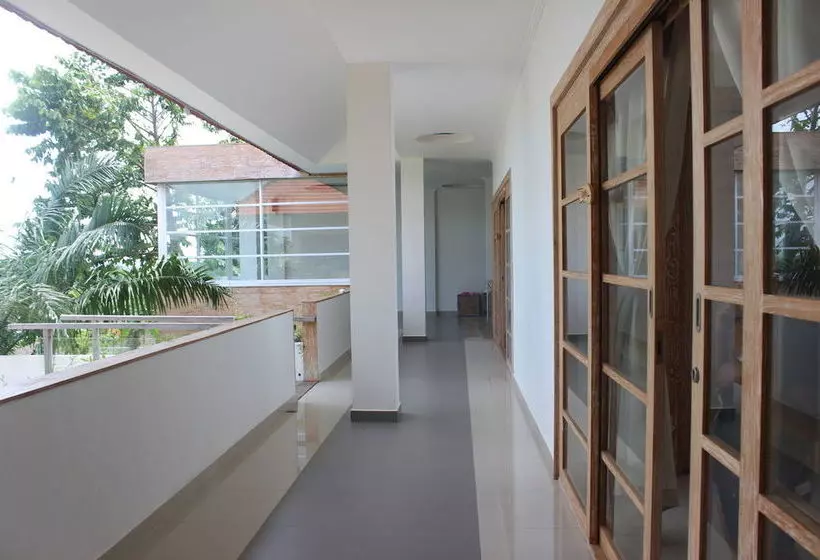 Hostelli Kedungu Surf Camp
