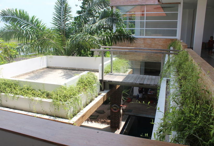 客栈 Kedungu Surf Camp