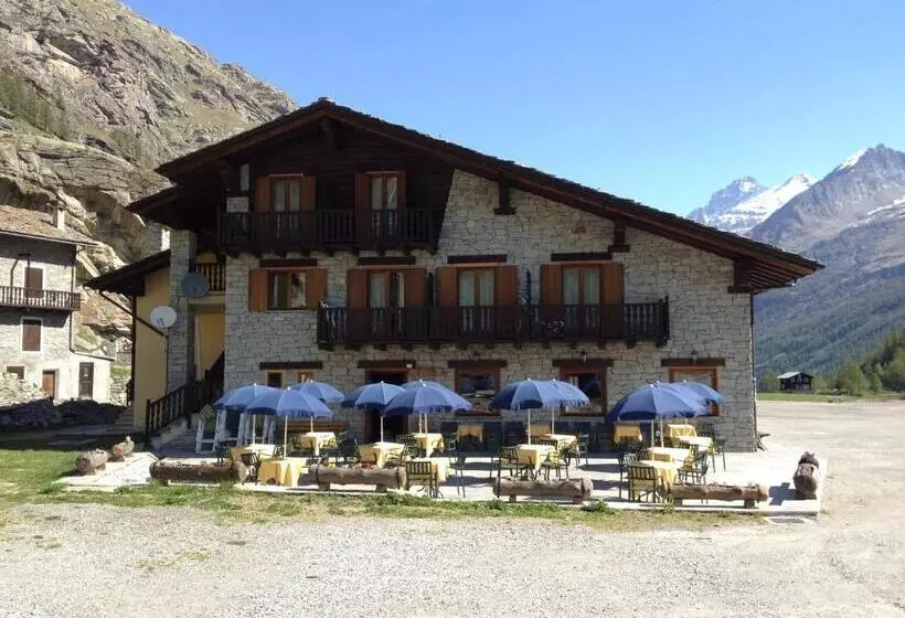 Hotelli Albergo Gran Paradiso