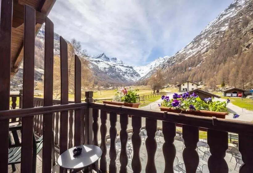 Hotelli Albergo Gran Paradiso