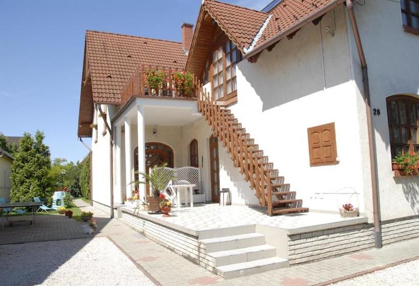 酒店 Balla Apartmanház