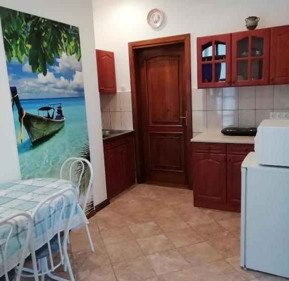 酒店 Balla Apartmanház