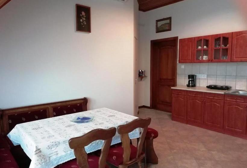 酒店 Balla Apartmanház