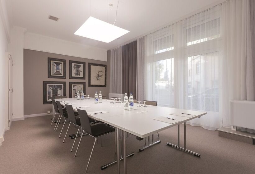 هتل Ema House Serviced Apartments Unterstrass