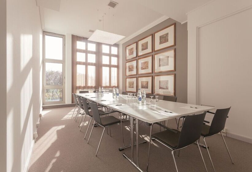 هتل Ema House Serviced Apartments Unterstrass