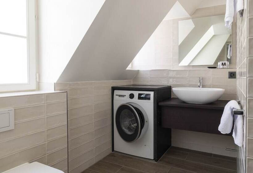 هتل Ema House Serviced Apartments Unterstrass