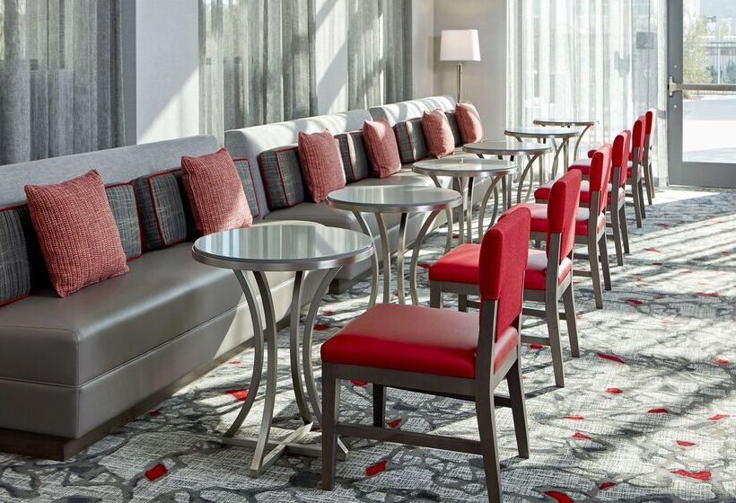 فندق Hampton Inn Long Beach Airport