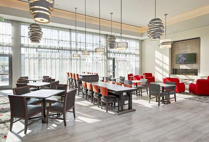 فندق Hampton Inn Long Beach Airport