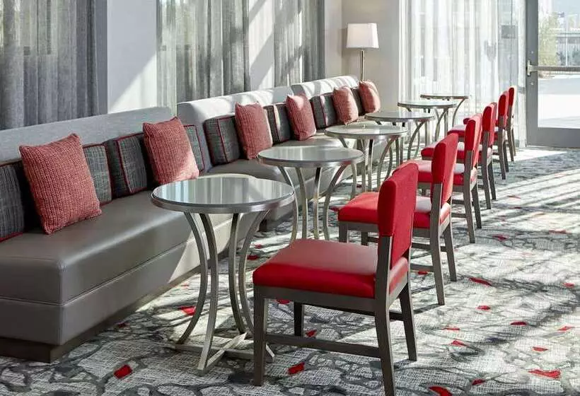 ホテル Hampton Inn Long Beach Airport