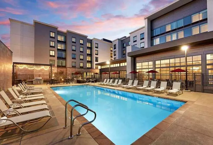 ホテル Hampton Inn Long Beach Airport