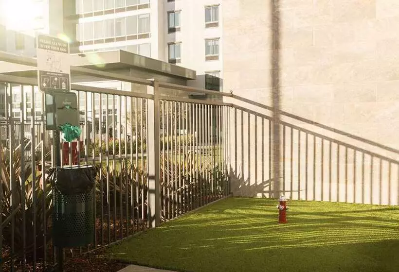 ホテル Hampton Inn Long Beach Airport