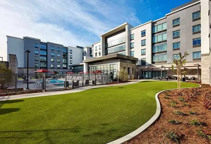 ホテル Hampton Inn Long Beach Airport