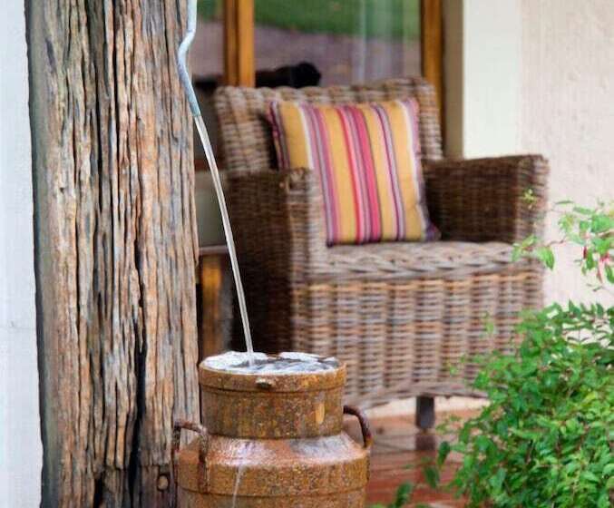 هتل Woodlands Guest Lodge