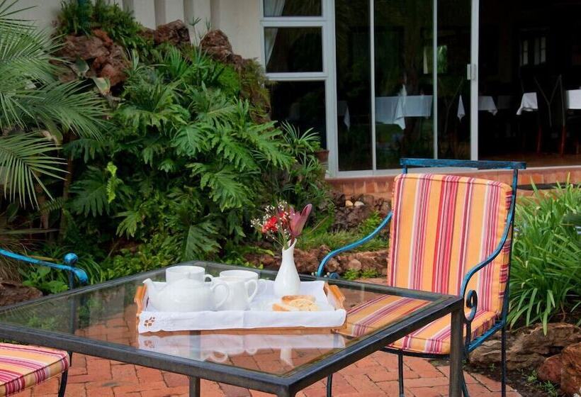 هتل Woodlands Guest Lodge