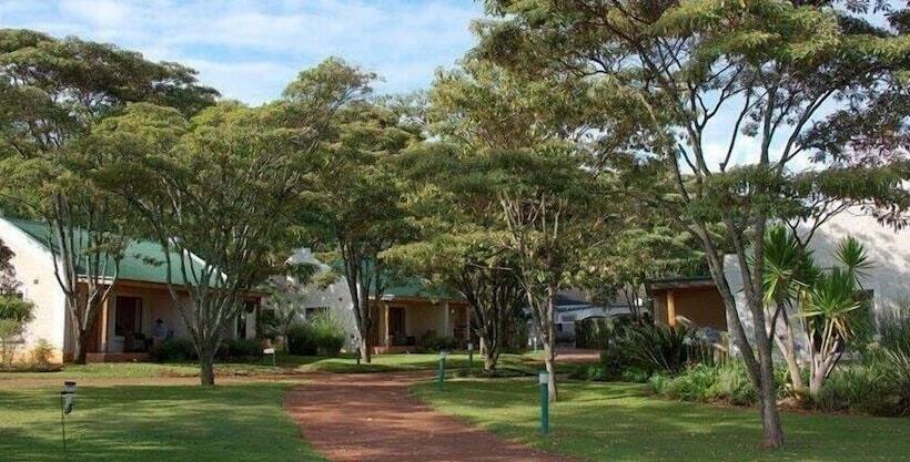 هتل Woodlands Guest Lodge