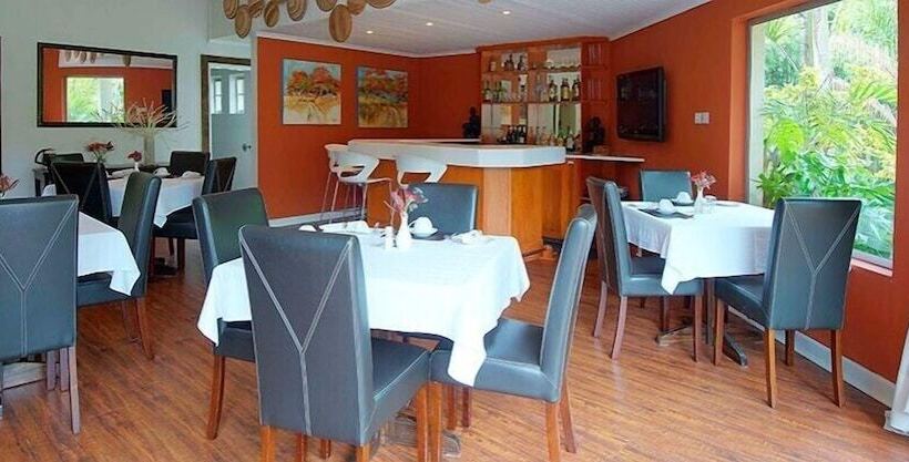 هتل Woodlands Guest Lodge