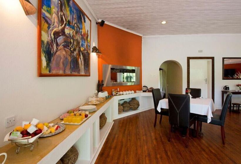 هتل Woodlands Guest Lodge