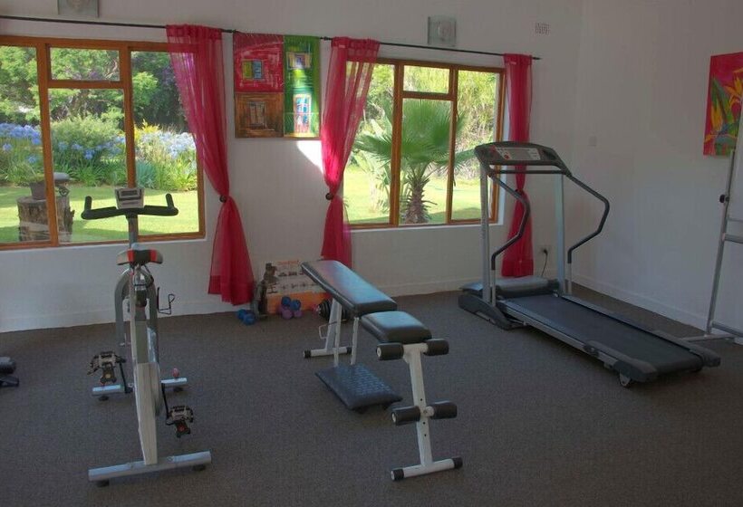 هتل Woodlands Guest Lodge