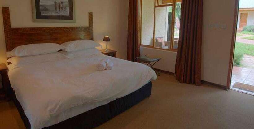 هتل Woodlands Guest Lodge